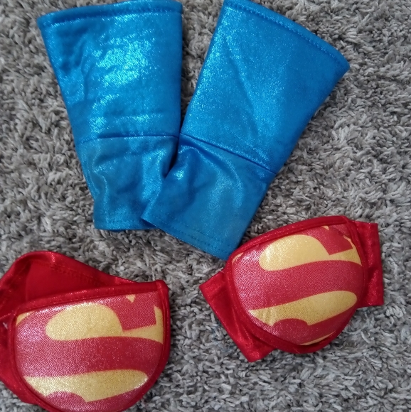 Super Girl costume - Picture 5 of 6